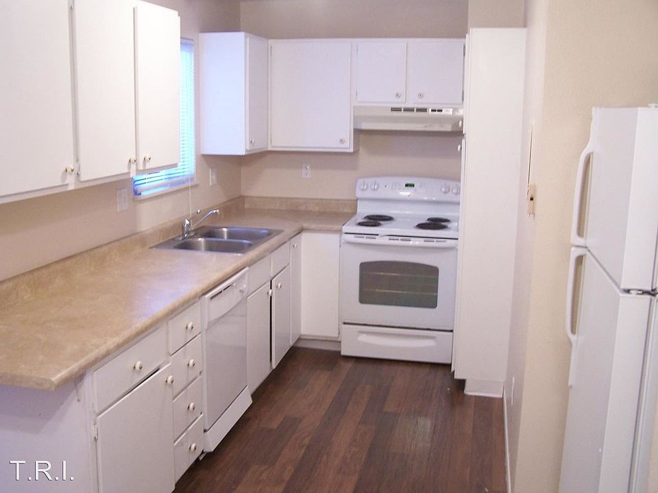 2nd image of 3021 11th Ave APT 11