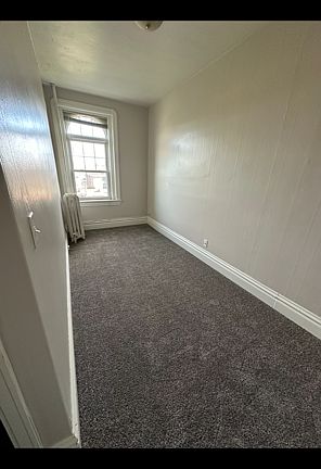 3rd image of 421 W 3rd St