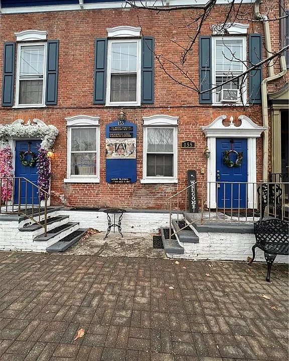 155 Main St #4