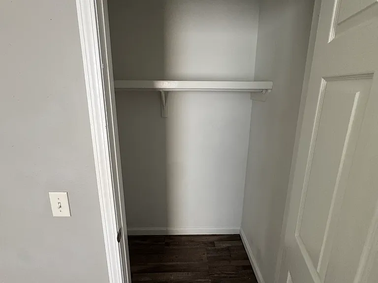 1012 E Chestnut St — Photo 20