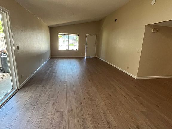 2nd image of 4808-4810 Cowell Blvd #4808