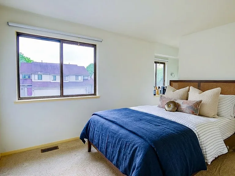 716 Eton Ct — Photo 28