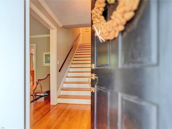 5th image of 127 Parkway Dr