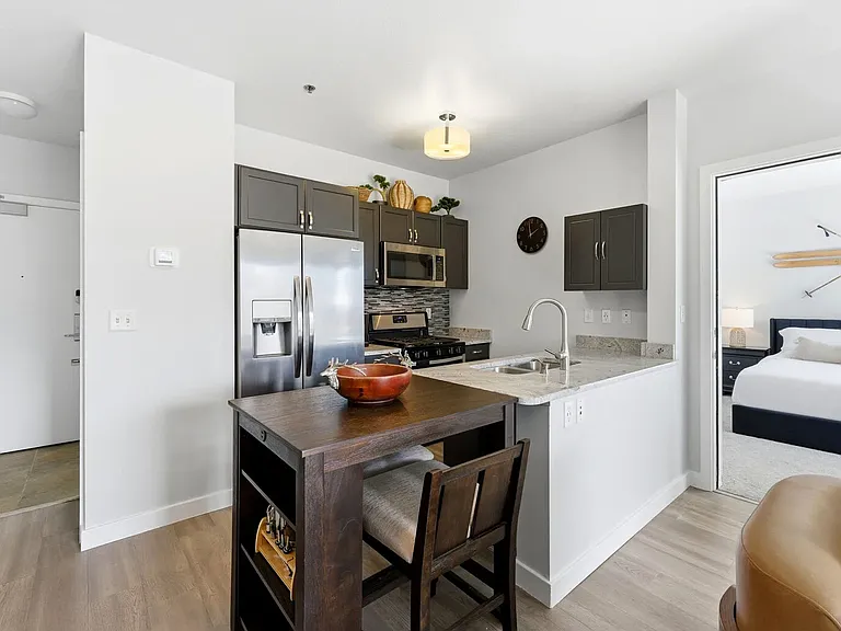 1364 W Stillwater Dr #2017 — Photo 3