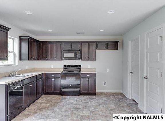 4th image of 232 Sedgewick Dr