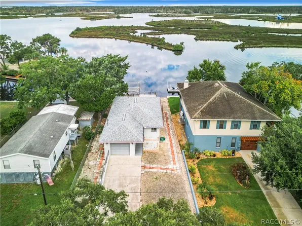 12365 W Standish Dr, Homosassa, FL 34448