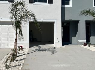 33010 Major Oak Dr, Wesley Chapel, FL 33545