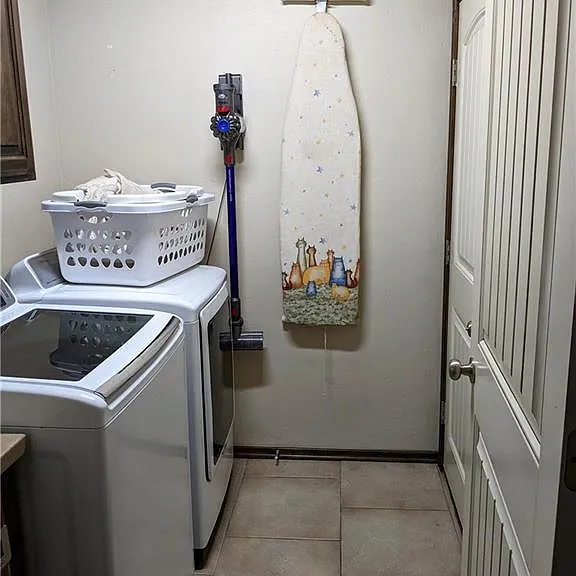 2508 Black Oaks Cir — Photo 18