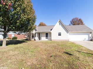 7398 Crystal Dr, Horn Lake, MS 38637