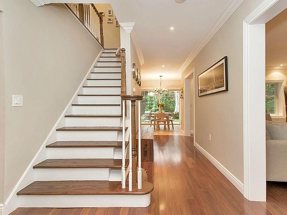 3rd image of 19 Seymour Pl
