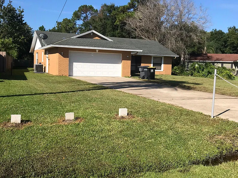 608 Antelope Ln — Photo 2
