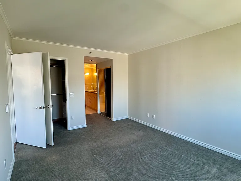 1388 Gough St #907 — Photo 14