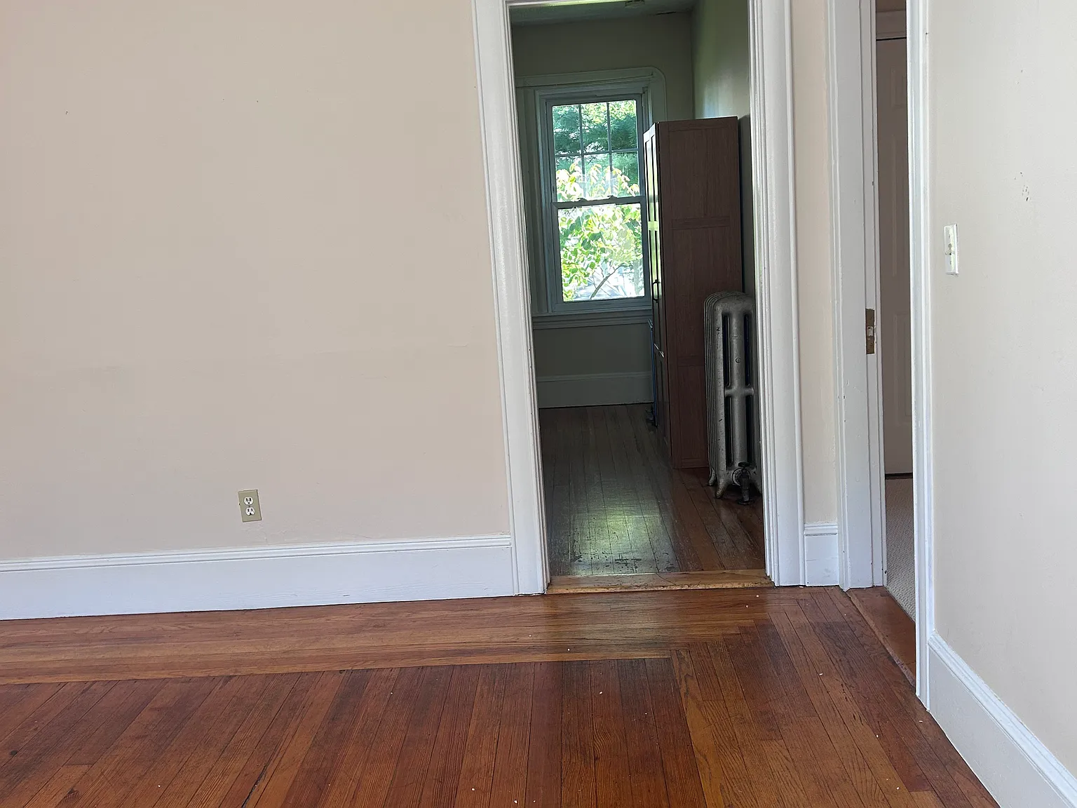 4 bed, 2756 sqft, $3,100 — Photo 4
