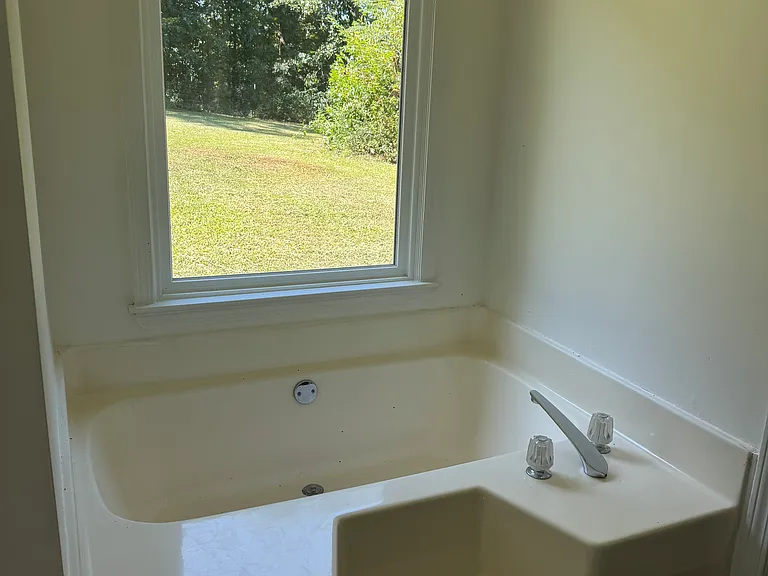 35 Christian Woods Ln — Photo 15