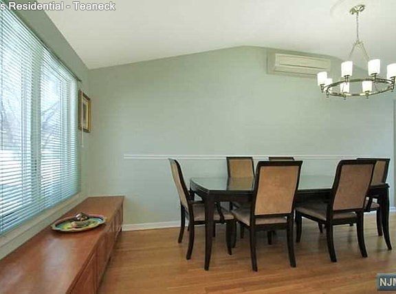 3rd image of 1116 Boulevard