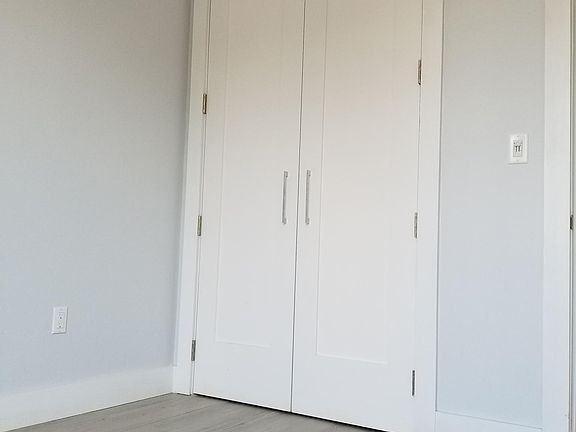 5th image of 999 Liberty Ave #2E