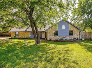 312 Trailwood Dr, Joshua, TX 76058