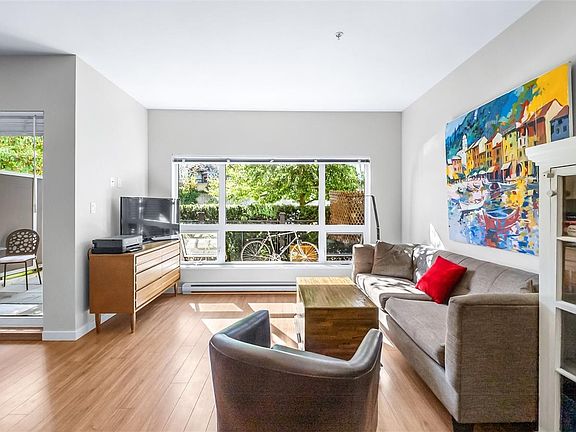 3rd image of 785 Tyee Rd #103