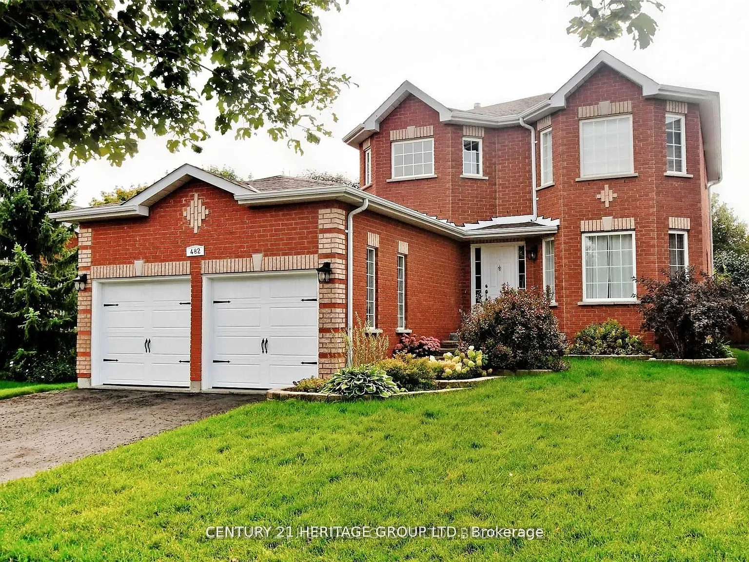 4 bed, $3,200 — Photo 1
