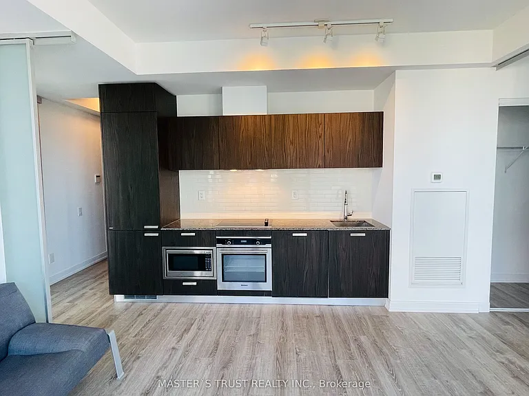 50 Charles St E #3801 — Photo 4