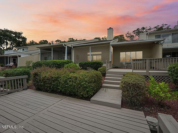 3rd image of 58 FOX VALLEY Drive