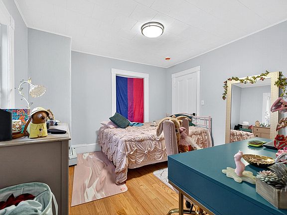 5th image of 114 Woodstock St #3