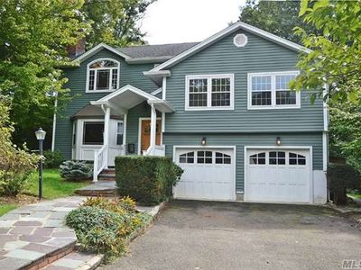 16 Old Hills Ln, Port Washington, NY, 11050