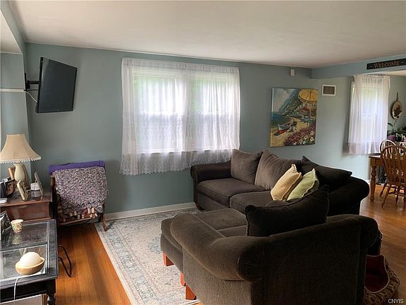 2nd image of 303 Washington Blvd