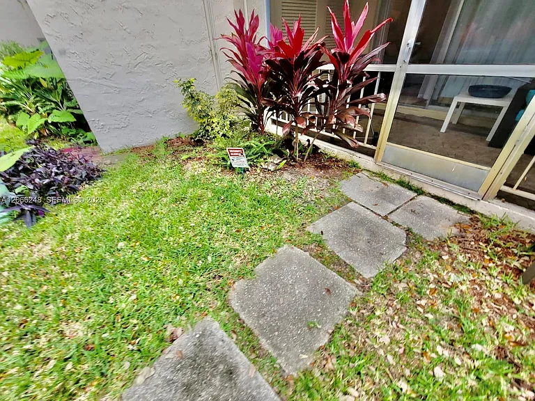 610 NW 13th St #11 — Photo 29
