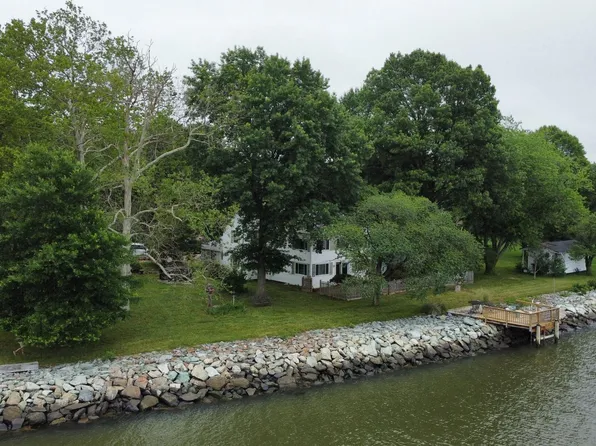 6225 Sandy Point Rd, Prince Frederick, MD 20678