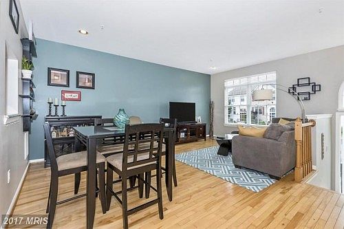 4th image of 1525 Laurel Wood Way