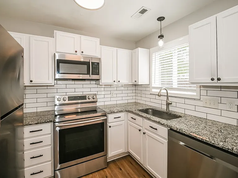 1422 Majestic Meadow Dr — Photo 8