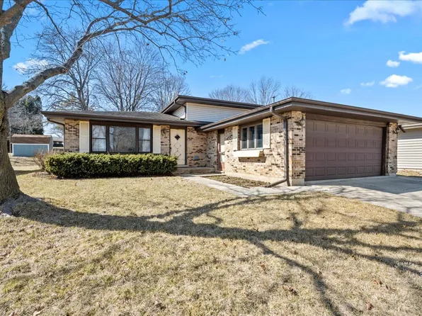 966 Sycamore Ln, Bartlett, IL 60103