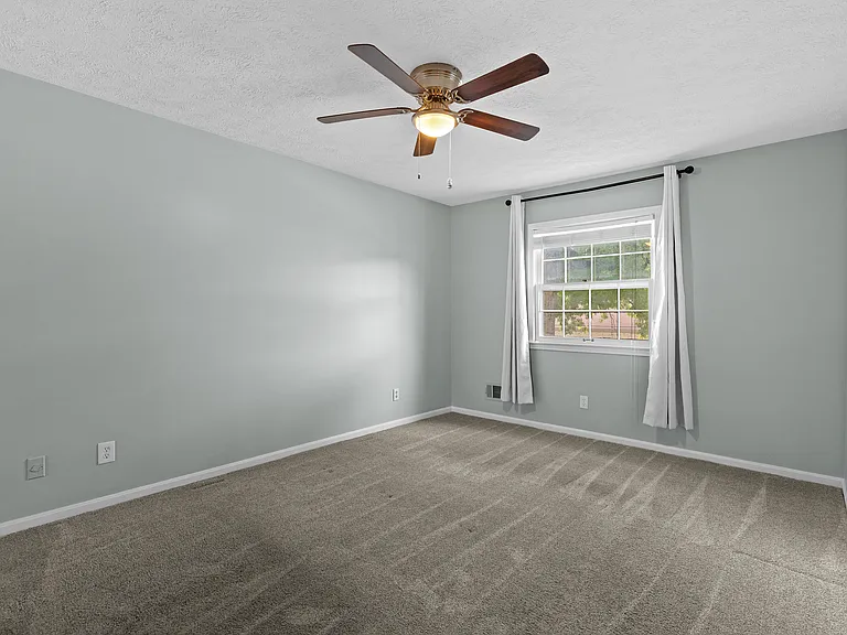 10404 Lark Park Dr — Photo 15