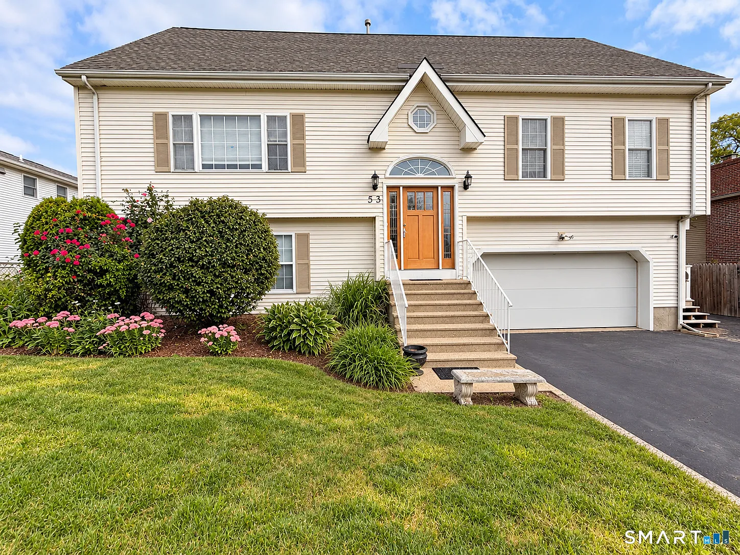 1 bed, 1.0 bath, 600 sqft, $1,900 — Photo 1