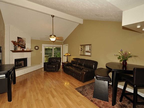 Living Room / Dining Room