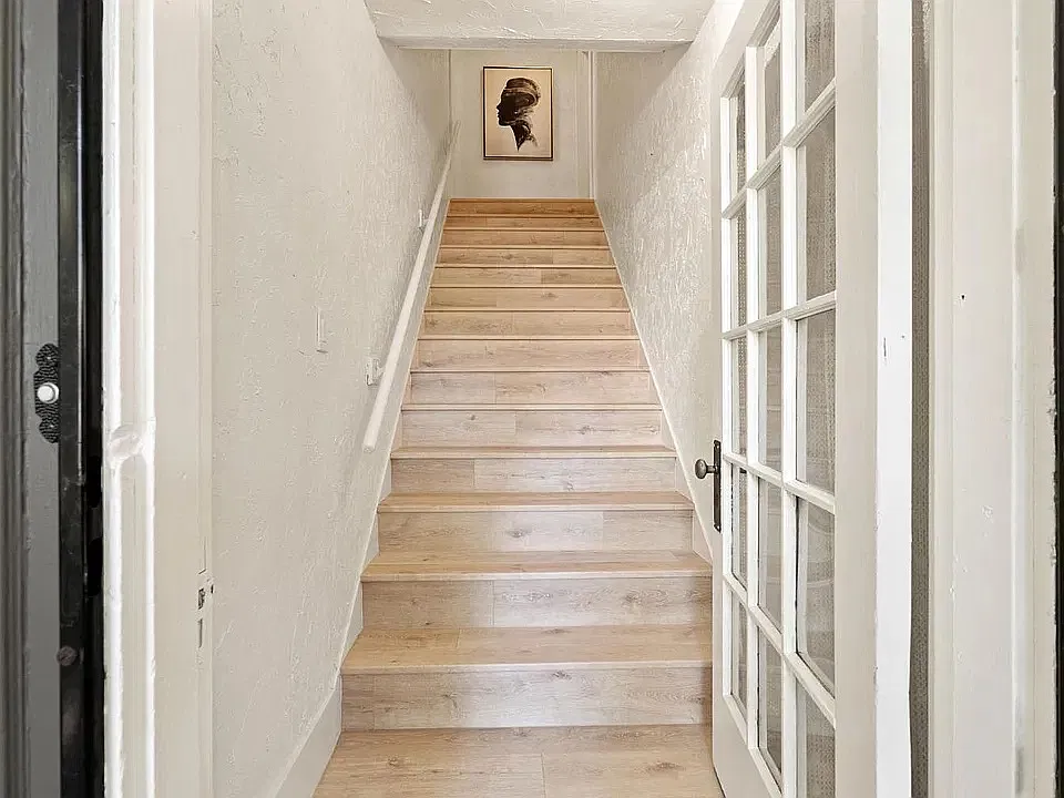 G St — Photo 4