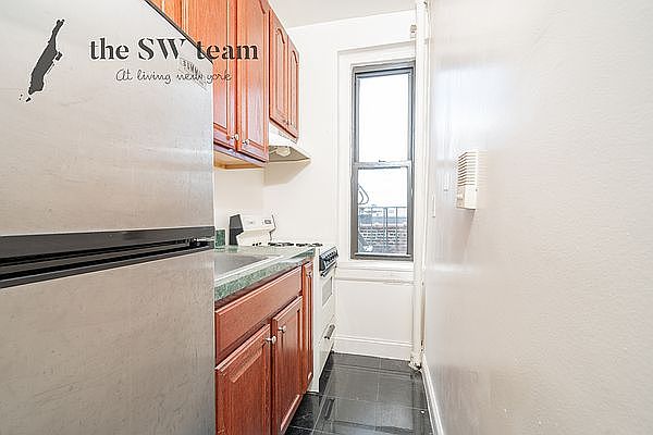 2nd image of 1224 Saint Nicholas Ave #3HH