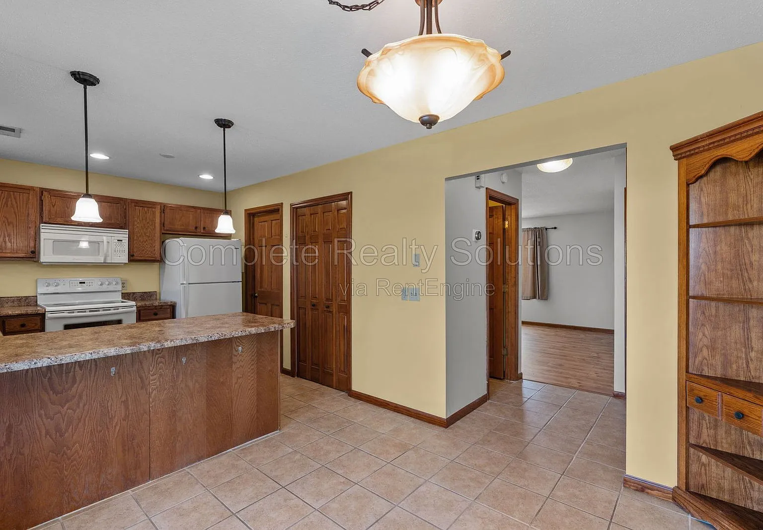 3 bed, 3.0 bath, 1320 sqft, $1,875 — Photo 4