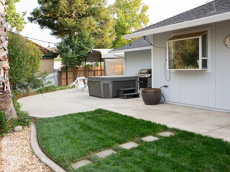 2930 Panorama Dr — Photo 24