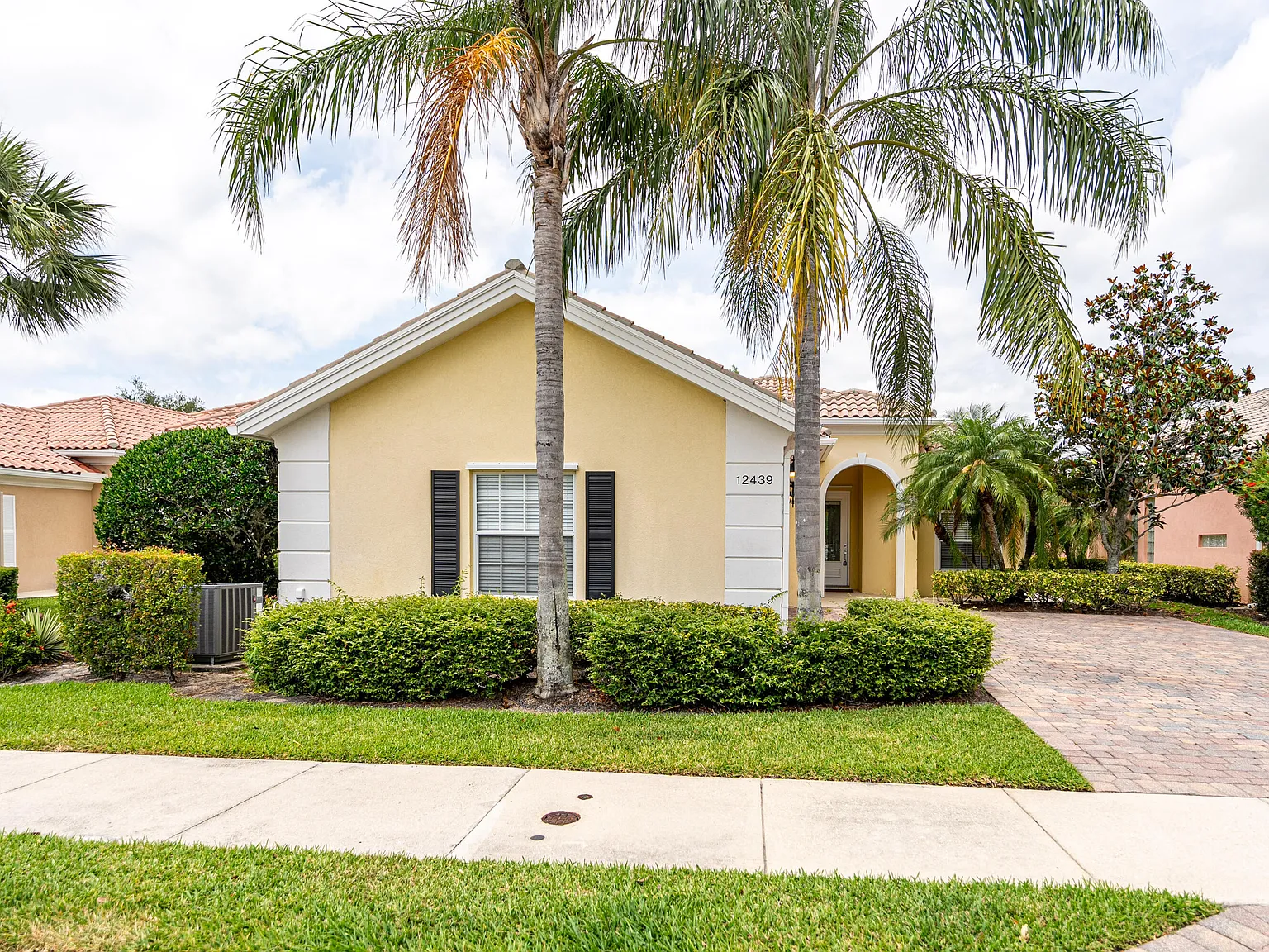 3 bed, 2.0 bath, 2000 sqft, $3,250 — Photo 4