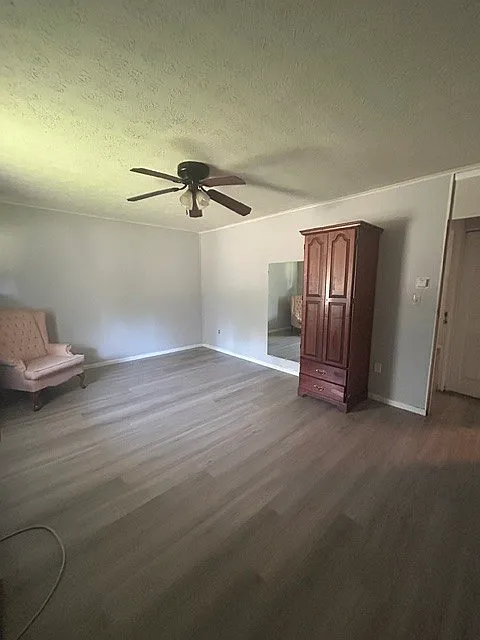 3 bed, 960 sqft, $1,700 — Photo 3