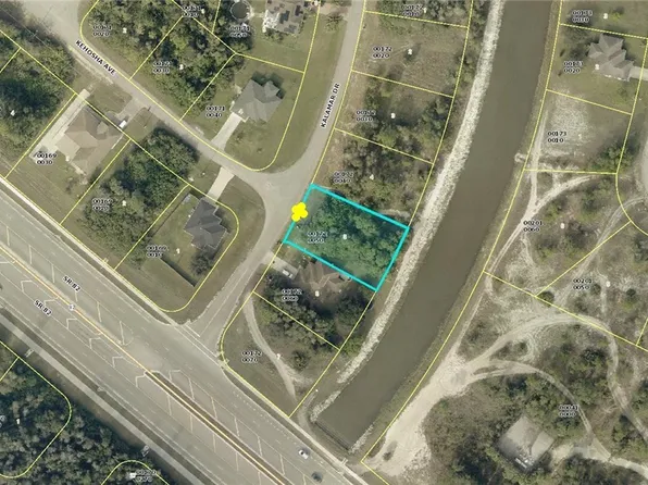 741 Kalamar Dr, Lehigh Acres, FL 33974