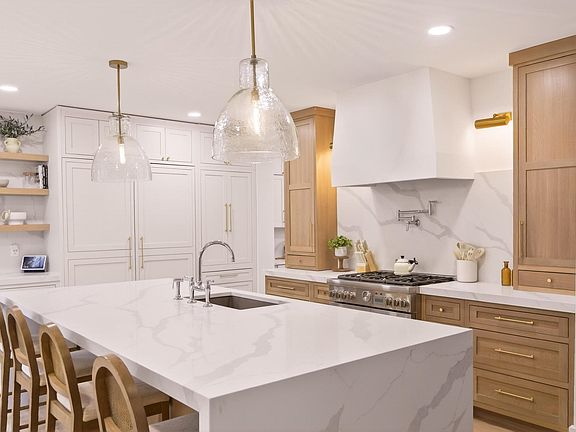 3rd image of 9 Floral Street