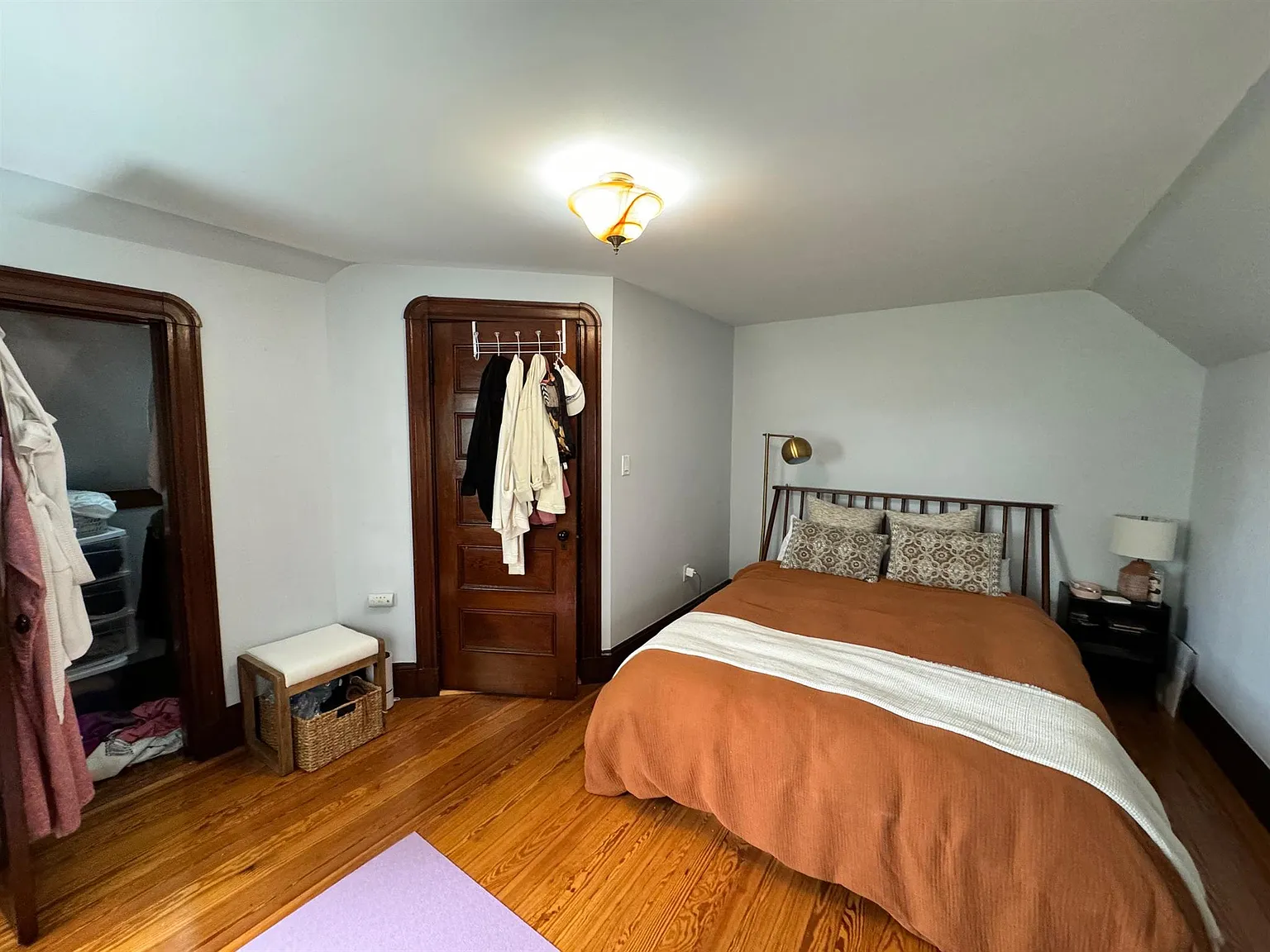 3 bed, 1.5 bath, 1300 sqft, $3,700 — Photo 2