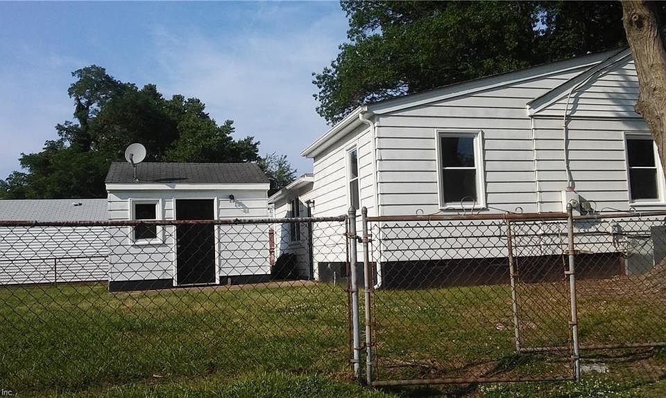 2nd image of 15 Dotson Dr