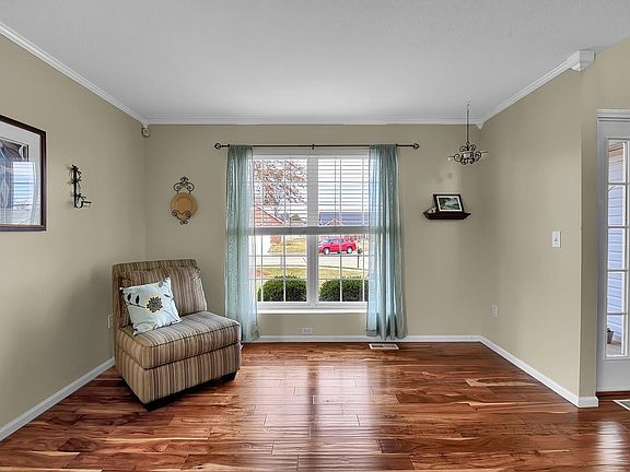 4th image of 7018 Stoney Creek Dr