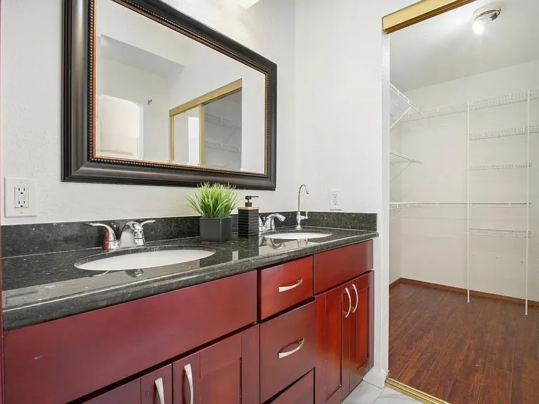 1796 Lucretia Ave — Photo 22