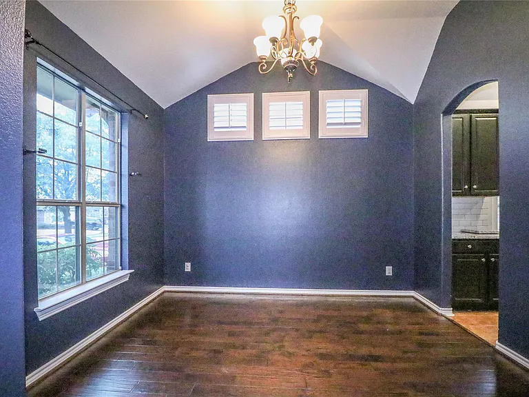 3509 Beekman Dr — Photo 2