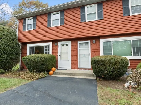 3 Christopher Dr APT 1, South Easton, MA 02375